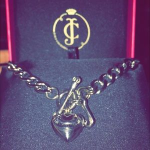 Juicy Couture silver necklace 😍😍
