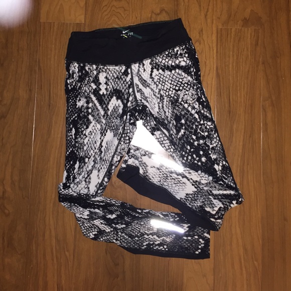 Nike leggings