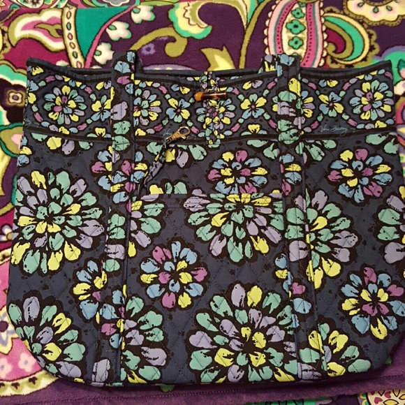 NWT Vera Bradley Vera XL tote in Indigo Pop