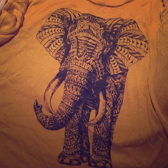 Light weight sweater from a boutique in LA - Picture 1 of 3