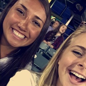 Meet your Posher, Abi