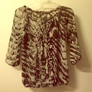 EXPRESS 3/4 Length Animal Print Top!