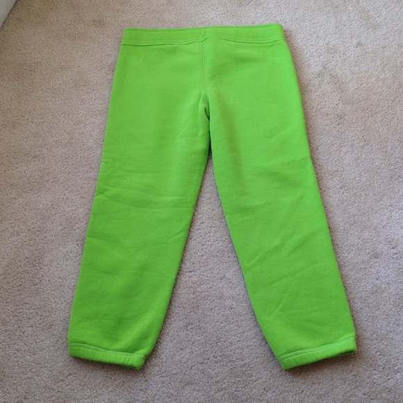 Abercrombie & Fitch cropped jogger - Picture 2 of 4