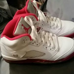 Air Jordan retro 5 youth.Classics!!!!!
