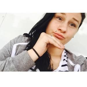 Meet your Posher, Synthia