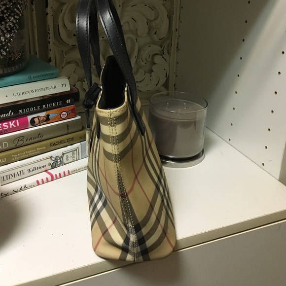 Authentic Burberry Tote Bag - Picture 2 of 3
