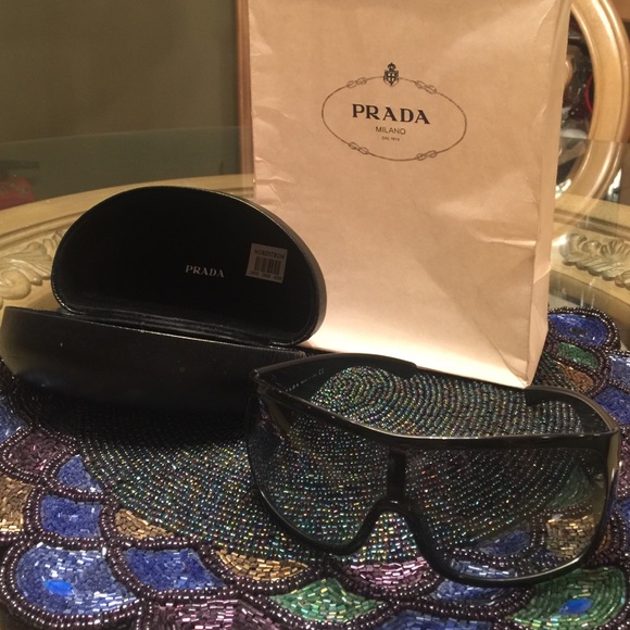 Prada Shield sunglasses. Spr 0411 1AB-52D1 115