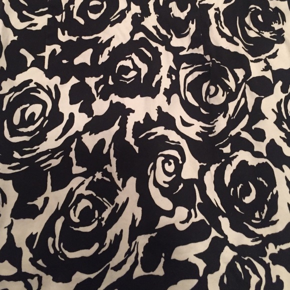 B&W Rose print dress - Picture 3 of 3