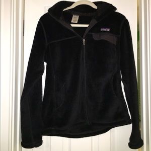 Women's full zip Patagonia black fleece jacket