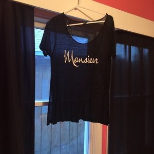 Cute open sides shirt.