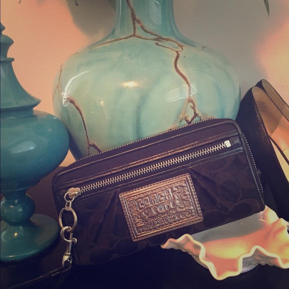 Coach Wallet ( poppy series) Black on Black