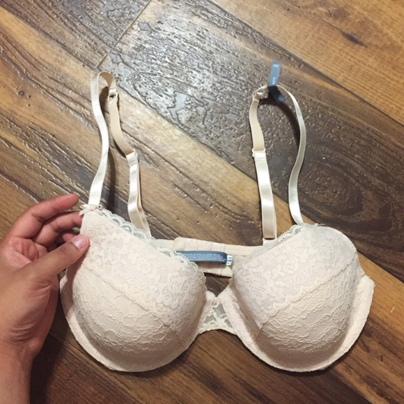 Never worn Arie bra