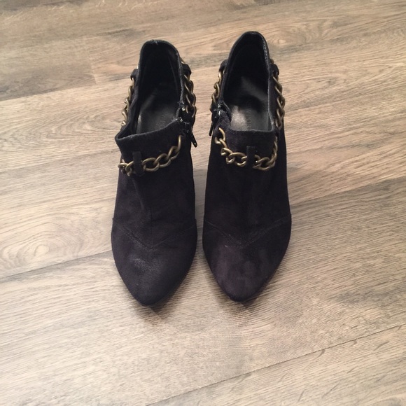 Newport News Shoes - Newport News Booties