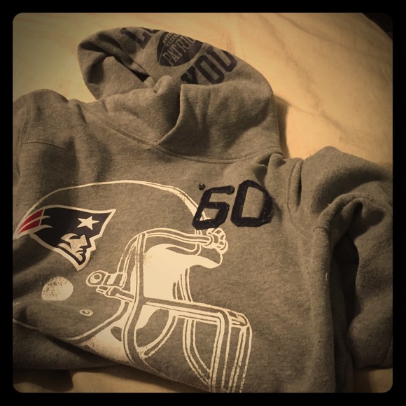 Like new New England Patriots sweater!!