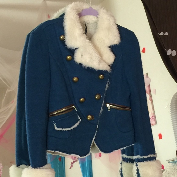 Coat - Picture 2 of 3