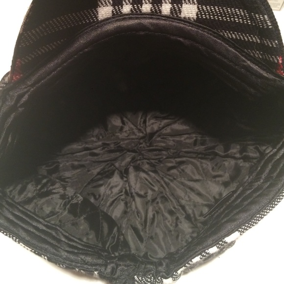 Hat - Picture 3 of 4