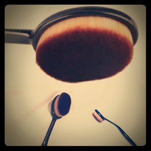 makeup brush