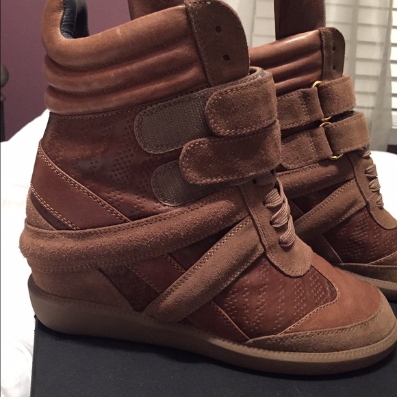 Women's wedged sneakers