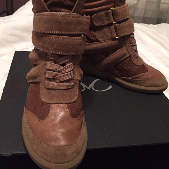 Women's wedged sneakers