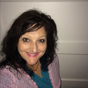 Meet your Posher, Connie