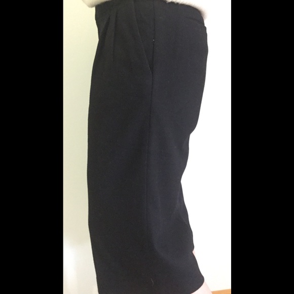 Banana Republic wool gaucho style shorts - Picture 2 of 4