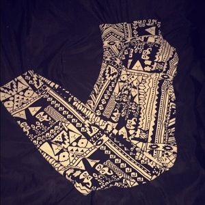 Skin tight tribal legging
