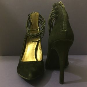 [Brand New] Black BCBG pointy toe pump