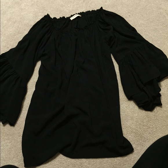 NEVER WORN BLACK TUNIC BELL SLEEVES
