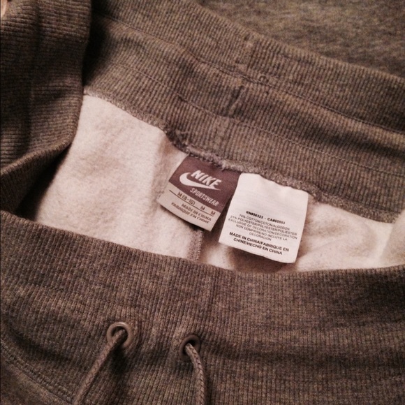 ❌SOLD❌ Nike Sweatpants - Picture 3 of 3