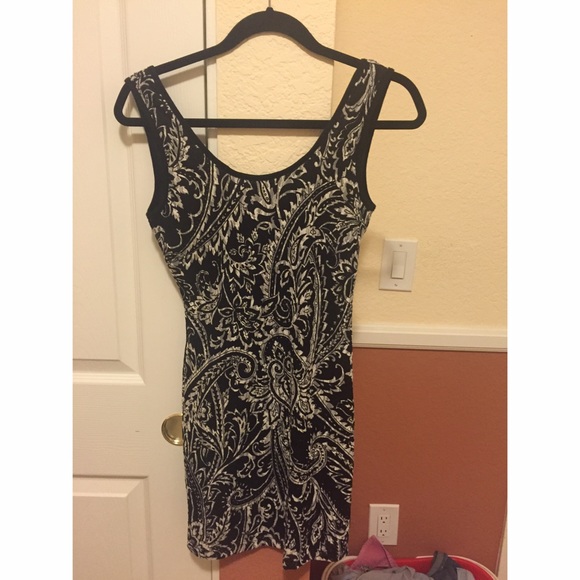 Black white dress: small: new w/o tags