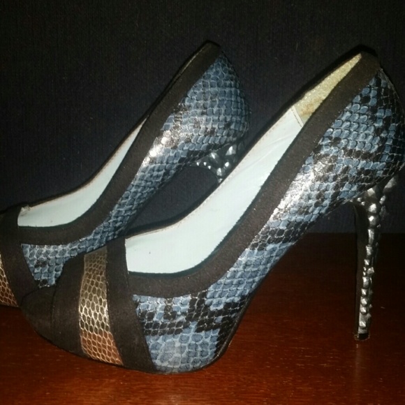 Blue snake print heels