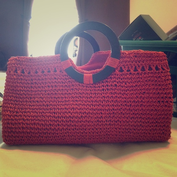 📍Red straw bag