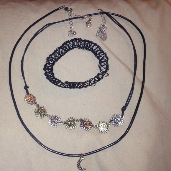 Cute choker bundle😁