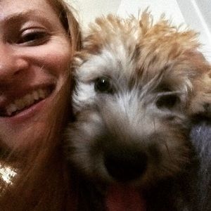 Meet your Posher, Caitlin