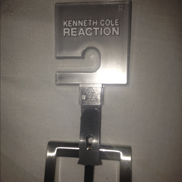 Mens NWT Size 32 Kenneth Cole Reaction Black belt