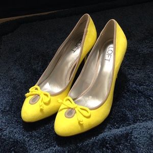 💛LOFT yellow heels💛