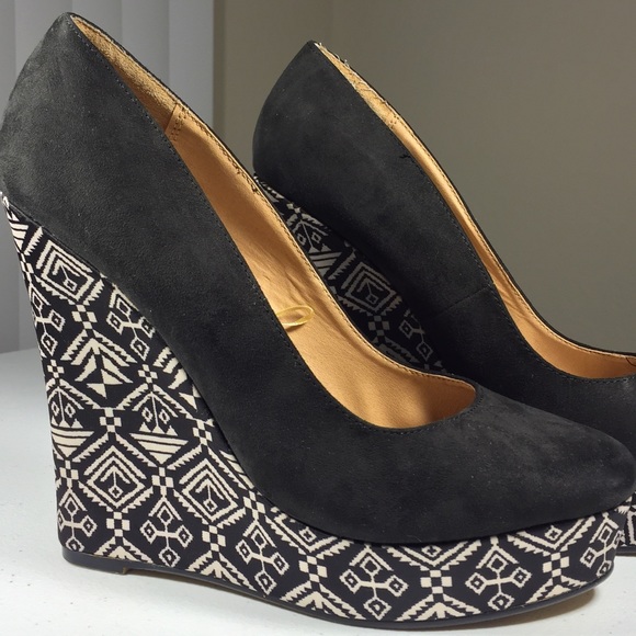 Tribal wedge heel