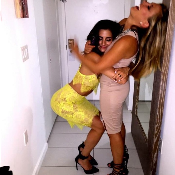 Meet Your Posher - Christina - Picture 2 of 3