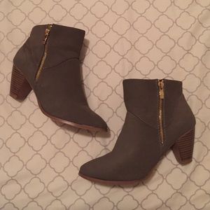 Light brown booties