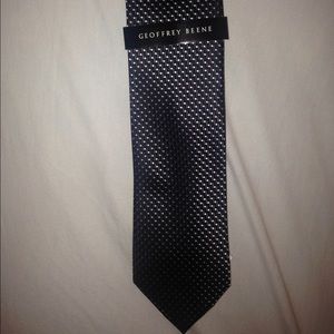 Geoffrey Beene tie