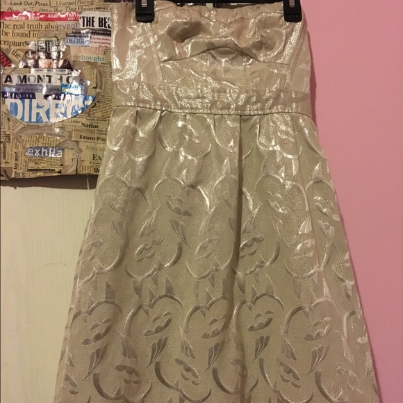 Gold dress - Picture 2 of 2