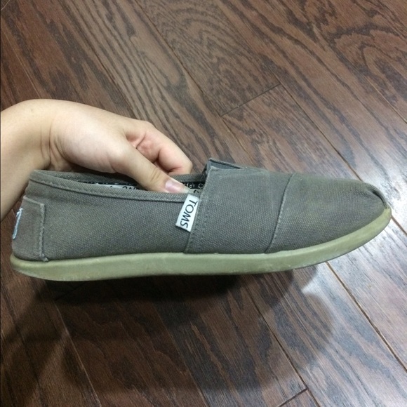 charcoal toms
