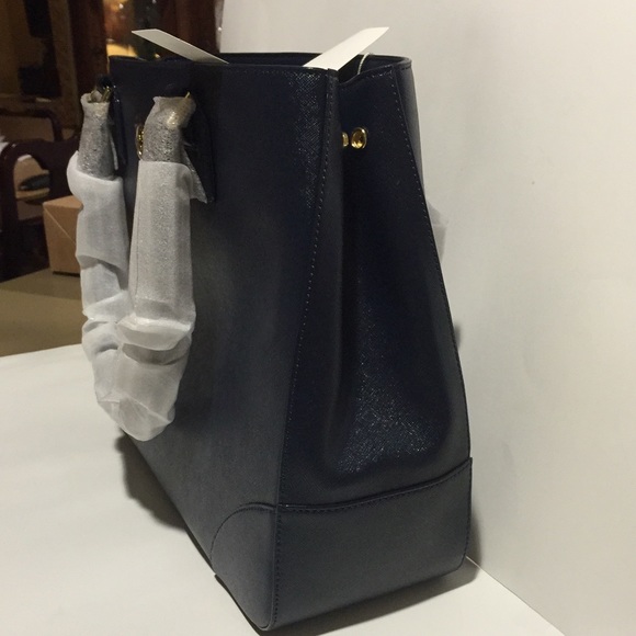 ❤️SOLD💓💯Authentic Large Tory Burch Tote Bag - Picture 3 of 4