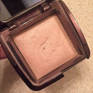 HOURGLASS Ambient Lighting Powder Luminous Light
