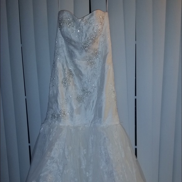 Ivory Trumpet Style Wedding Gown Sz 8
