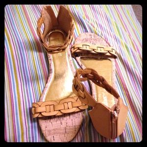 NWOT Tan sandals
