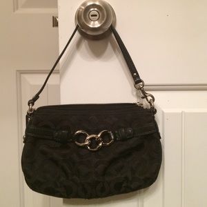 BLACK FRIDAY SALE🎁🎉🎀 Coach logo wristlet