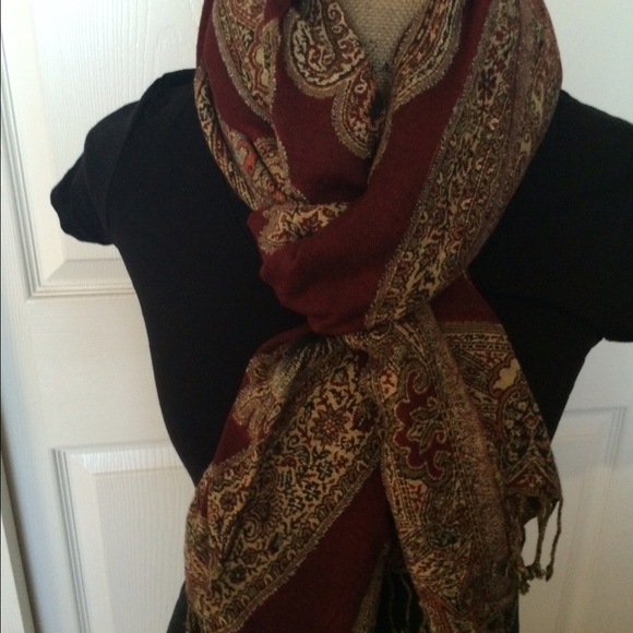 Scarf - Picture 2 of 3