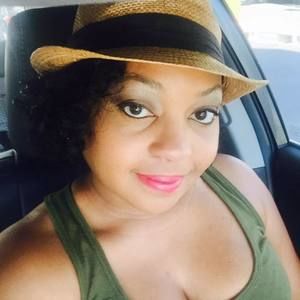 Meet your Posher, Carmella