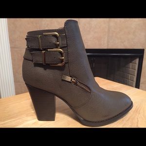 Ankle boots